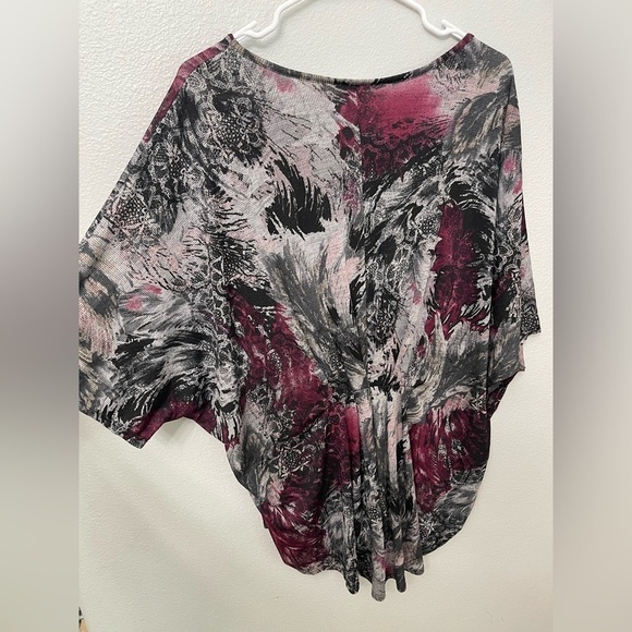 CJ Banks Stretch Knit Hi Lo Hem Blouse Artsy Size 2X - Picture 6 of 6